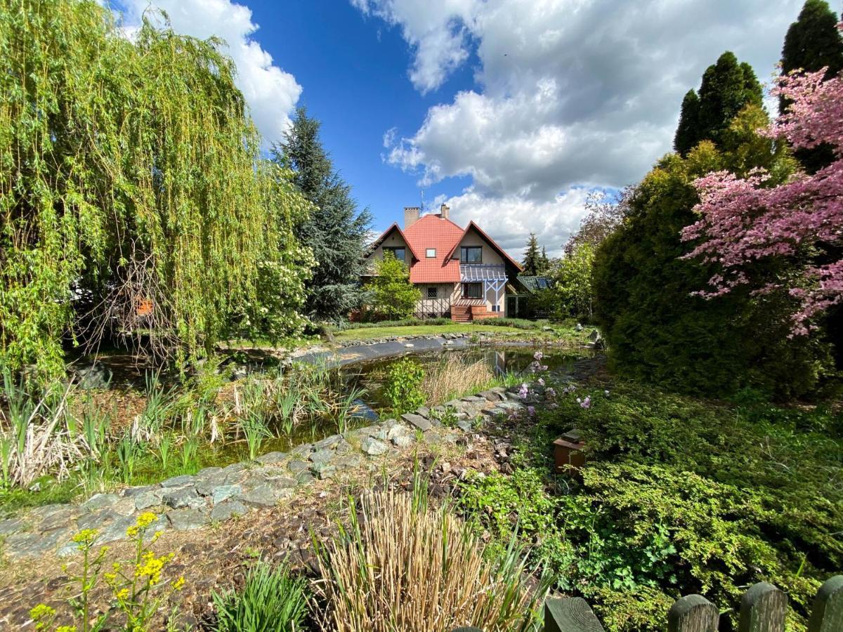 Hotel Garden Олесница Экстерьер фото